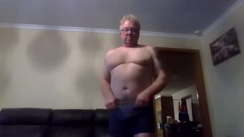 gimmmieoooo online show from May 2026 08:33:02 AM