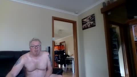 gimmmieoooo online show from May 2026 12:07:01 AM