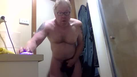gimmmieoooo online show from June 2026 06:47:01 PM