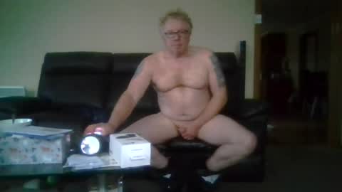 gimmmieoooo online show from June 2026 06:25:02 AM