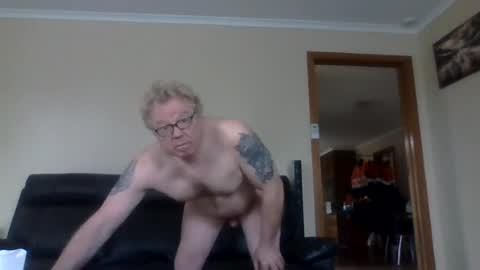 gimmmieoooo online show from July 2026 11:11:02 PM