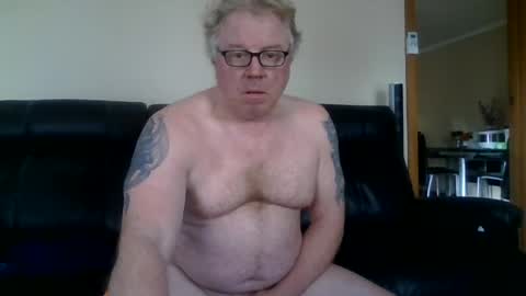 gimmmieoooo online show from July 2026 04:07:02 AM