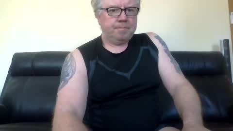 gimmmieoooo online show from July 2026 12:52:02 AM