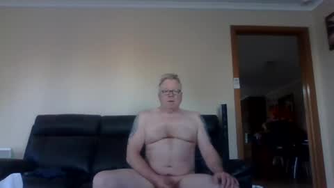 gimmmieoooo online show from August 2026 10:08:02 PM
