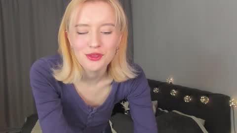 Snapshot of gin_yoon chatting on November 2025 06:27:01 AM Gin online show from November 2025 06:27:01 AM