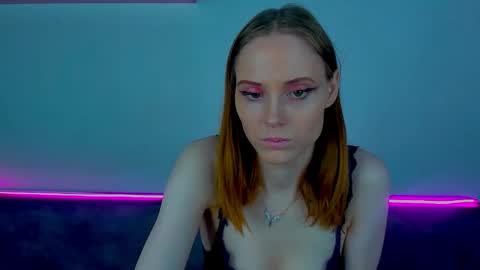 Gina online show from November 2025 11:52:02 AM