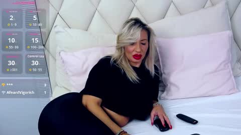 Snapshot of ginabear chatting on September 2025 06:13:02 PM Gina online show from September 2025 06:13:02 PM