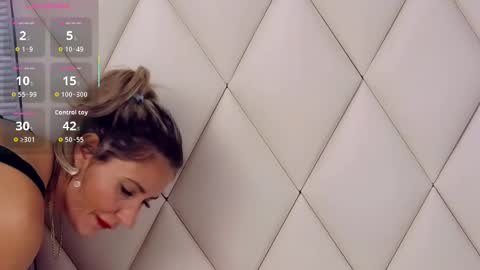 Snapshot of ginabear chatting on November 2025 07:33:02 AM Gina online show from November 2025 07:33:02 AM