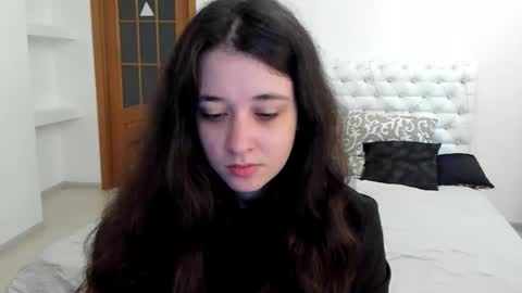 Kate online show from September 2025 09:32:01 AM