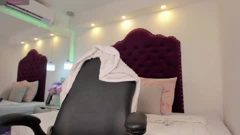 Ginebra Ness online show from October 2025 01:18:01 PM