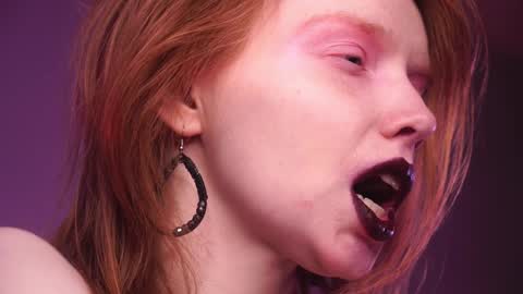        im expecting 350 thumbs up on my altar   online show from January 2025 01:05:02 AM