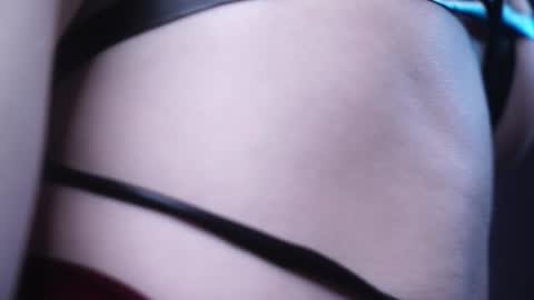        im expecting 350 thumbs up on my altar   online show from January 2025 04:07:02 AM