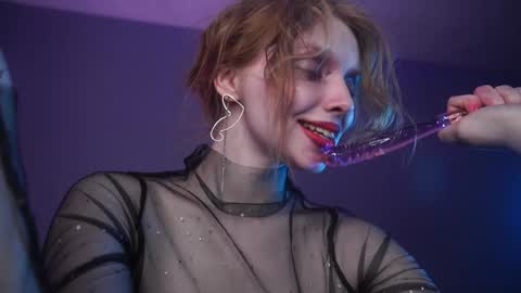        im expecting 350 thumbs up on my altar   online show from February 2025 01:09:01 AM