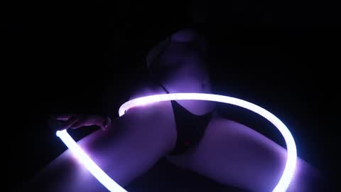        im expecting 350 thumbs up on my altar   online show from February 2025 04:25:02 AM