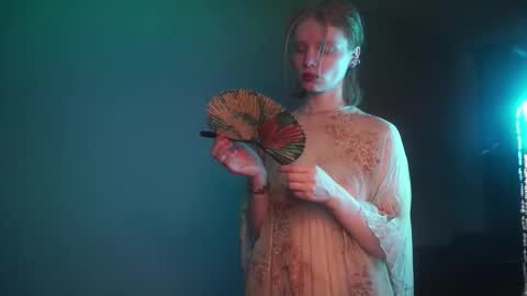        im expecting 350 thumbs up on my altar   online show from September 2025 10:10:01 PM