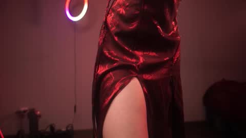        im expecting 350 thumbs up on my altar   online show from October 2025 10:32:02 PM