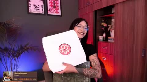 Snapshot of ginnaaaa_ chatting on December 2025 03:25:01 AM Ginnaa online show from December 2025 03:25:01 AM