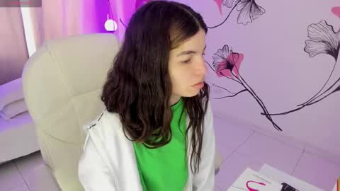 Snapshot of ginnywett chatting on January 2026 01:04:01 PM Kendall online show from January 2026 01:04:01 PM