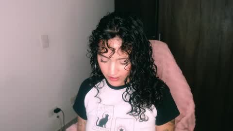 giny_bean online show from May 2026 03:33:01 AM