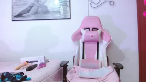 giorgina_montiere online show from June 2026 01:56:01 AM