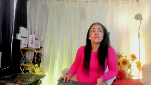 Snapshot of girasol_walton chatting on May 2026 02:23:01 PM Girasol Walton online show from May 2026 02:23:01 PM
