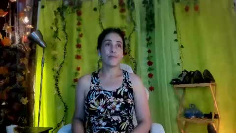 Snapshot of girasol_walton chatting on June 2026 12:15:02 PM Girasol Walton online show from June 2026 12:15:02 PM