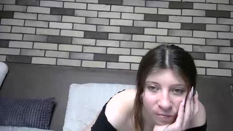 girl_cute007 online show from May 2026 06:25:01 PM