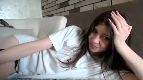 girl_cute007 online show from June 2026 04:05:02 PM