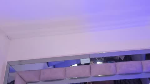GIRL GRAY online show from June 2026 12:32:02 AM
