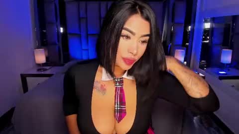 GIRL GRAY online show from July 2026 01:37:02 PM