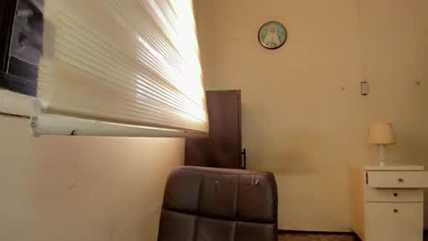 Snapshot of girl_in_ur_dreams chatting on January 2025 12:14:02 AM urGIRL online show from January 2025 12:14:02 AM