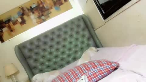 Snapshot of girl_in_ur_dreams chatting on January 2026 01:46:01 PM urGIRL online show from January 2026 01:46:01 PM