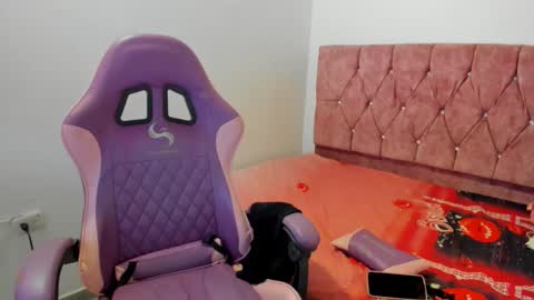 Snapshot of girl_princess18 chatting on April 2026 09:20:02 PM girl_princess18 online show from April 2026 09:20:02 PM