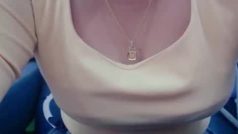 Snapshot of girlhanoi chatting on February 2026 03:35:01 AM girlhanoi online show from February 2026 03:35:01 AM