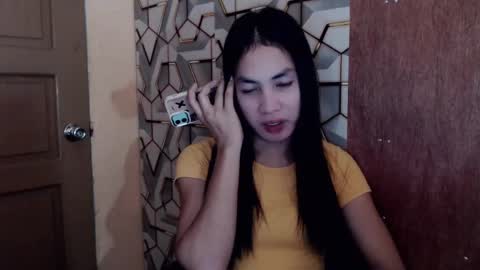 Snapshot of girlwhobelieveinmagic chatting on February 2025 07:33:02 PM Callmenor online show from February 2025 07:33:02 PM