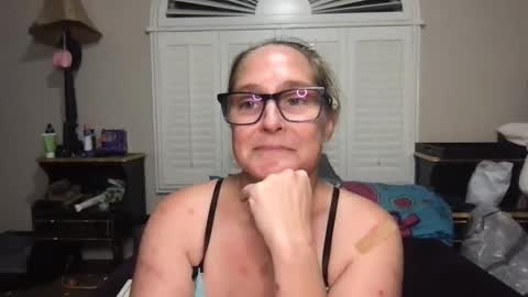 Snapshot of girlzhavefuntoo chatting on September 2025 04:14:02 AM Girls Have Fun Too online show from September 2025 04:14:02 AM