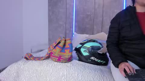     online show from February 2025 12:02:02 PM