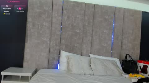     online show from September 2025 11:32:02 AM