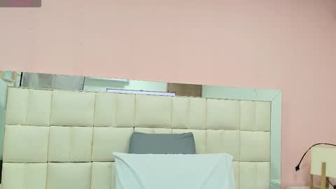 Gisell online show from November 2025 12:49:01 PM