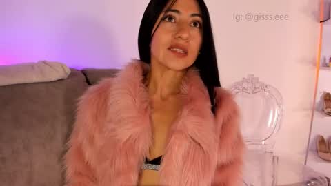 Snapshot of gisell_s chatting on September 2025 09:37:01 PM Gisell s online show from September 2025 09:37:01 PM