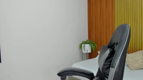 Snapshot of gisella15_ chatting on November 2025 07:26:01 PM G I S E online show from November 2025 07:26:01 PM