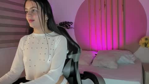 Snapshot of gisella15_ chatting on November 2025 02:33:01 AM G I S E online show from November 2025 02:33:01 AM