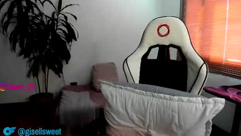 Snapshot of gisellasweet chatting on June 2026 08:00:01 PM Gisella online show from June 2026 08:00:01 PM