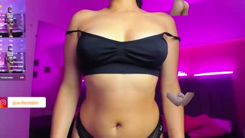GISELLE ROLDAN online show from July 2026 04:43:02 AM