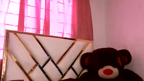 . Gisel Reyes . online show from May 2026 07:45:01 PM