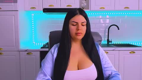 Snapshot of giulyalust chatting on March 2026 04:40:02 AM Giulia online show from March 2026 04:40:02 AM