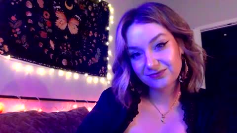 Snapshot of givemesweetdreams chatting on December 2024 01:29:02 AM givemesweetdreams online show from December 2024 01:29:02 AM