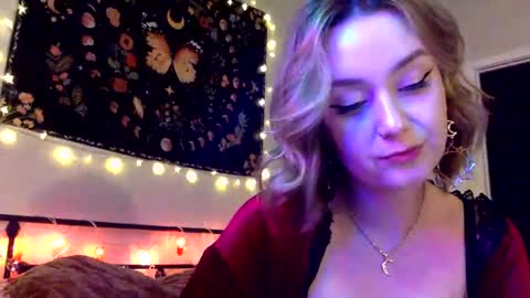 Snapshot of givemesweetdreams chatting on February 2025 01:08:01 AM givemesweetdreams online show from February 2025 01:08:01 AM