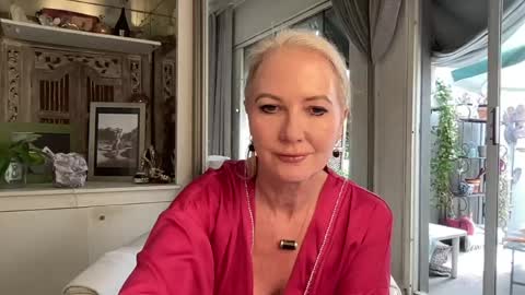 Snapshot of gl1tter_barbie chatting on April 2026 10:14:02 AM Gl1tter Barbie online show from April 2026 10:14:02 AM