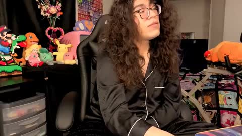 Snapshot of glaceon9 chatting on September 2025 04:43:02 PM glaceon9 online show from September 2025 04:43:02 PM